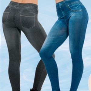 Jeggings—blk or blue